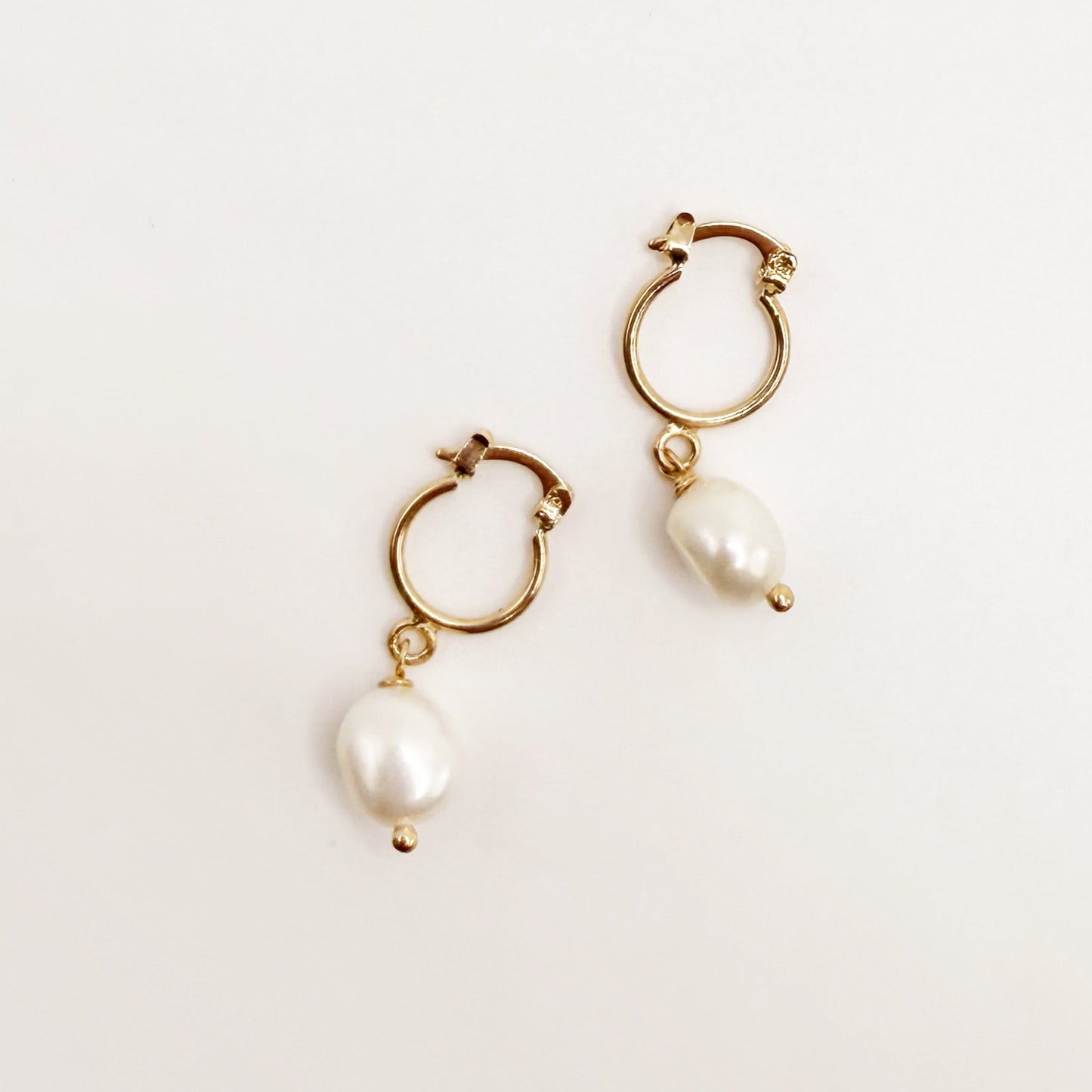 O1 Orilla Earrings